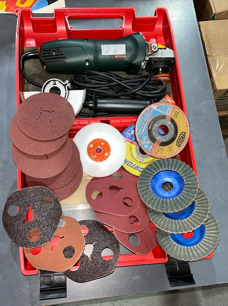 Caja de herramientas surtidas 2