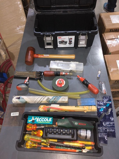 Caja herramientas Keter c herramientas surtidas