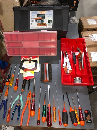Caja herramientas Tayg c herramientas surtidas 